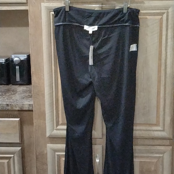 New With Tags Black Color Pants (Women's Size 0X or XL) - Picture 6 of 14